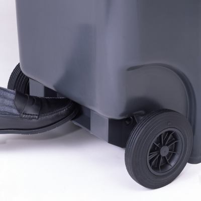 wheelie bins 360 L foot step